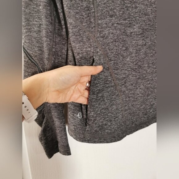 Lululemon Long sleeve tshirt Gray Ptp 18 size Medium Great pre worn conditio - Picture 7 of 8